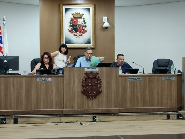 Câmara rejeita projetos de criação de cargos na Prefeitura