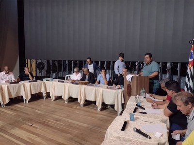 Votação da LDO é adiada por pedido de vista